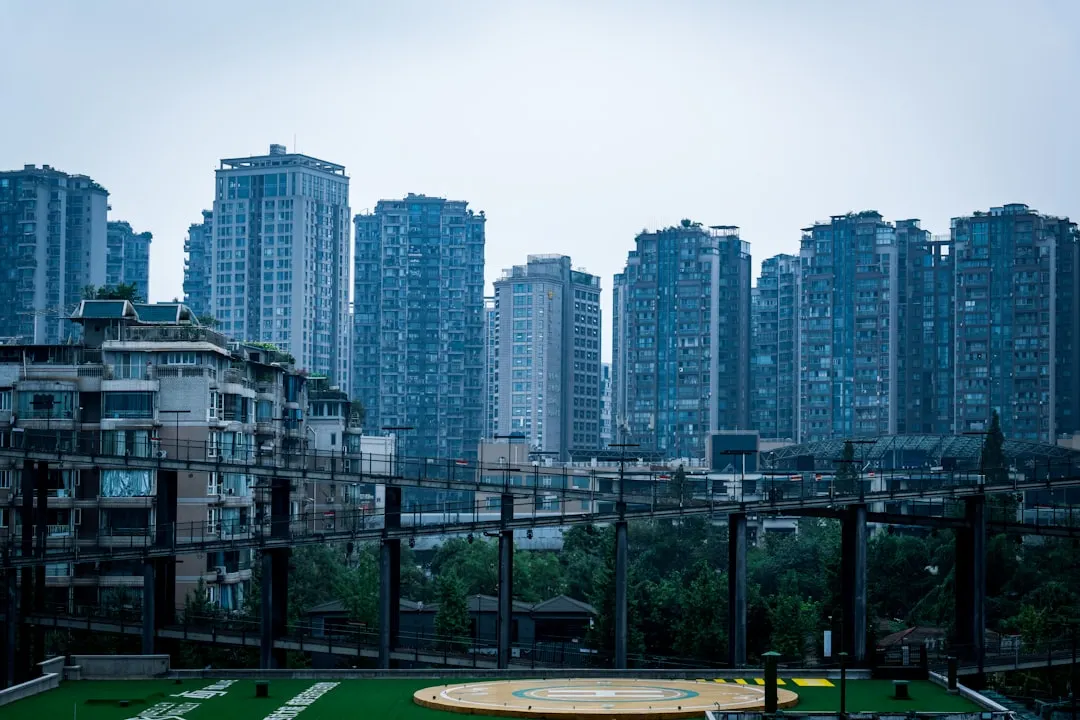 微电子技术解析：集成电路在工业控制中的关键作用与选型要点